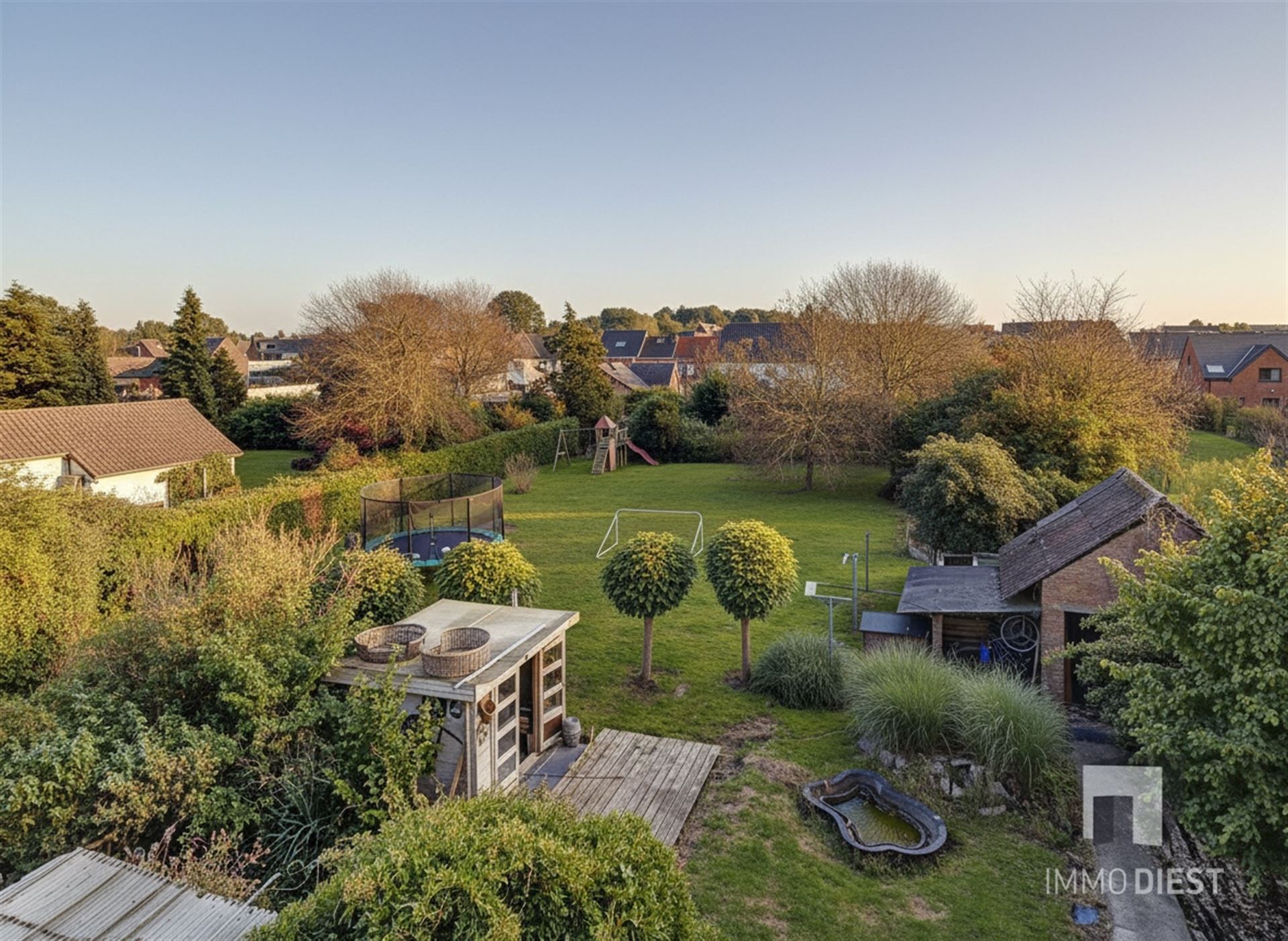 Karaktervolle gezinswoning met art-decogevel op royaal perceel in Scherpenheuvel. foto 4
