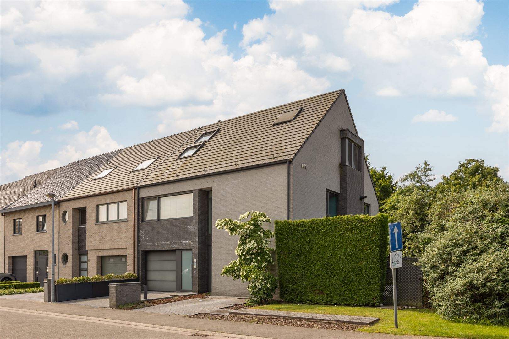 Uitzonderlijk ruime woning met 5 SLK en 2 BK. foto 21