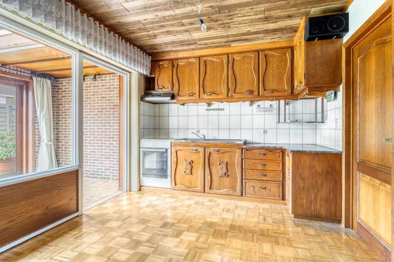 Op te frissen woning met potentieel gelegen in een rustige buurt TE KOOP in Desselgem. foto 5