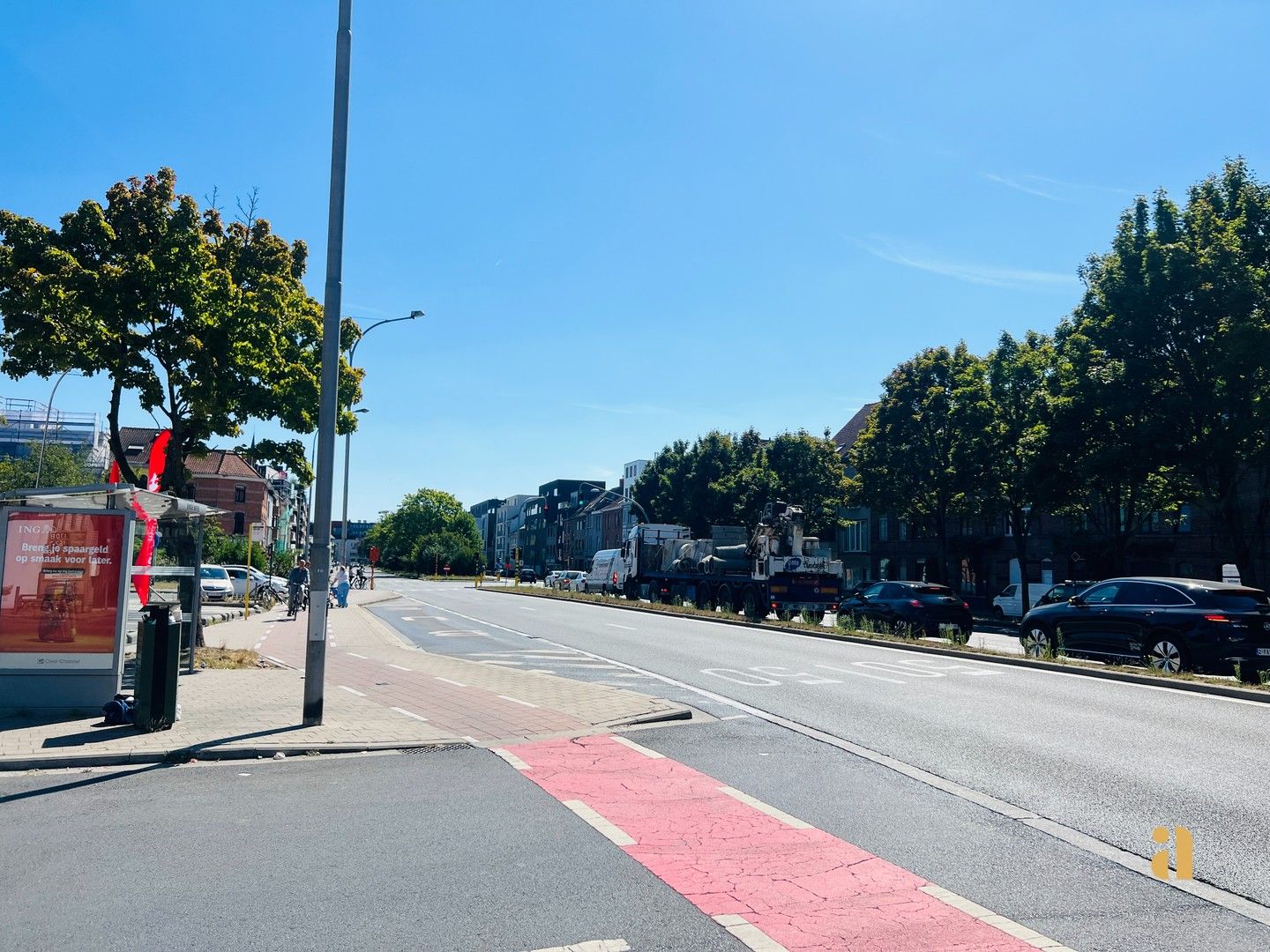 Veelzijdig handelspand van 100m2 met zonnig terras foto 4