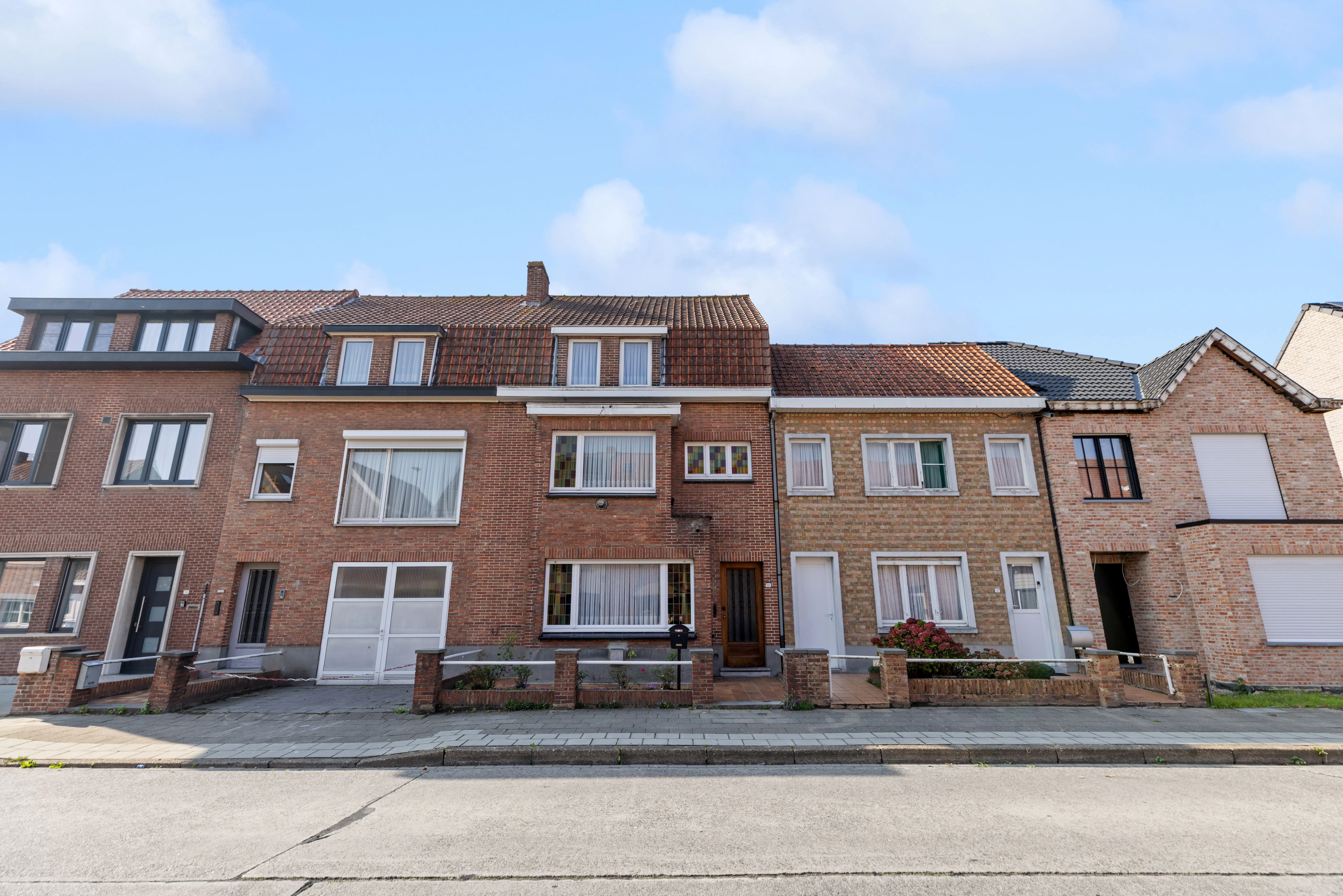 Te renoveren woning met veel potentieel in Sint-Michiels! foto 21