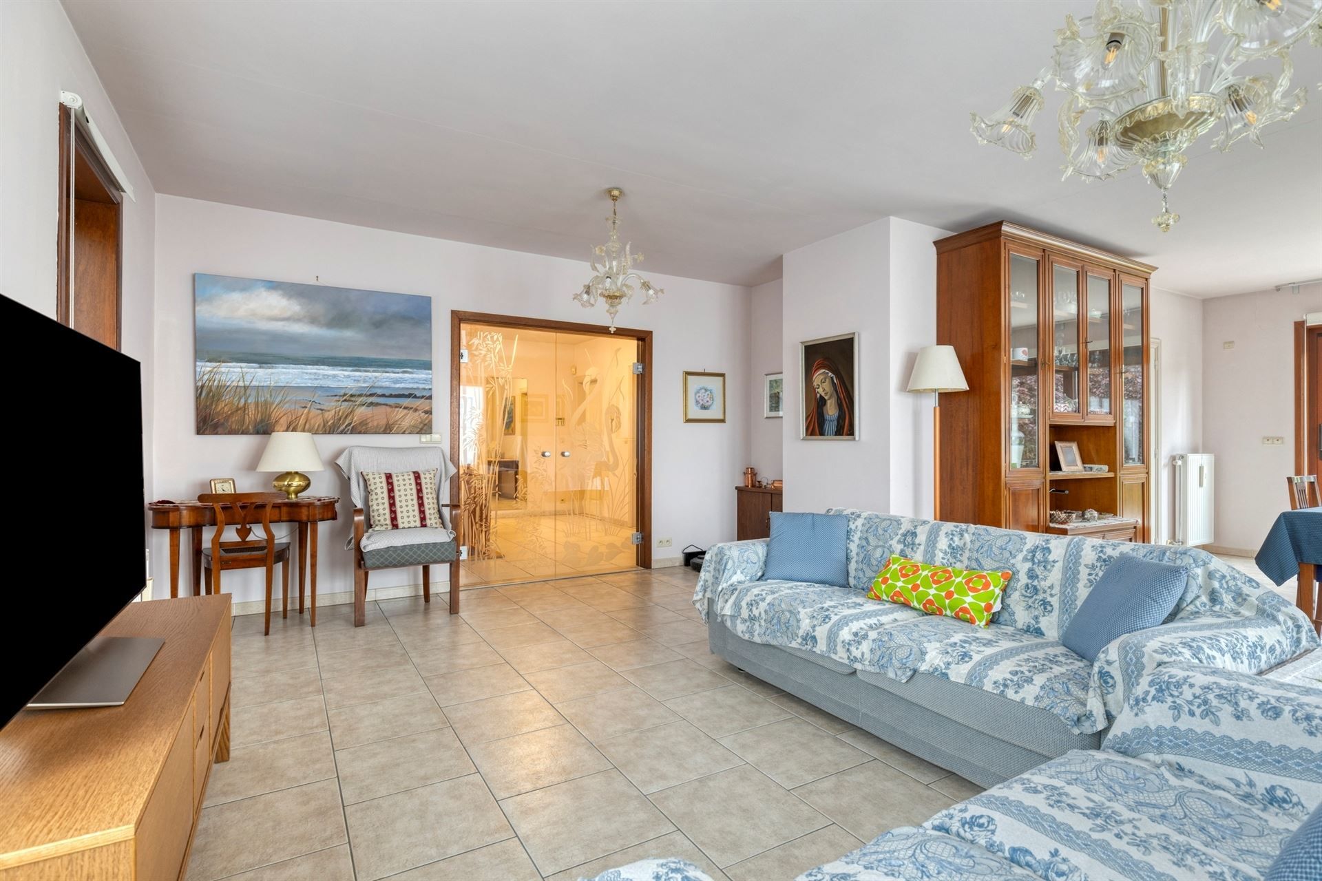 Klassieke & perfect onderhouden villa met veel ruimte op goede locatie foto 6