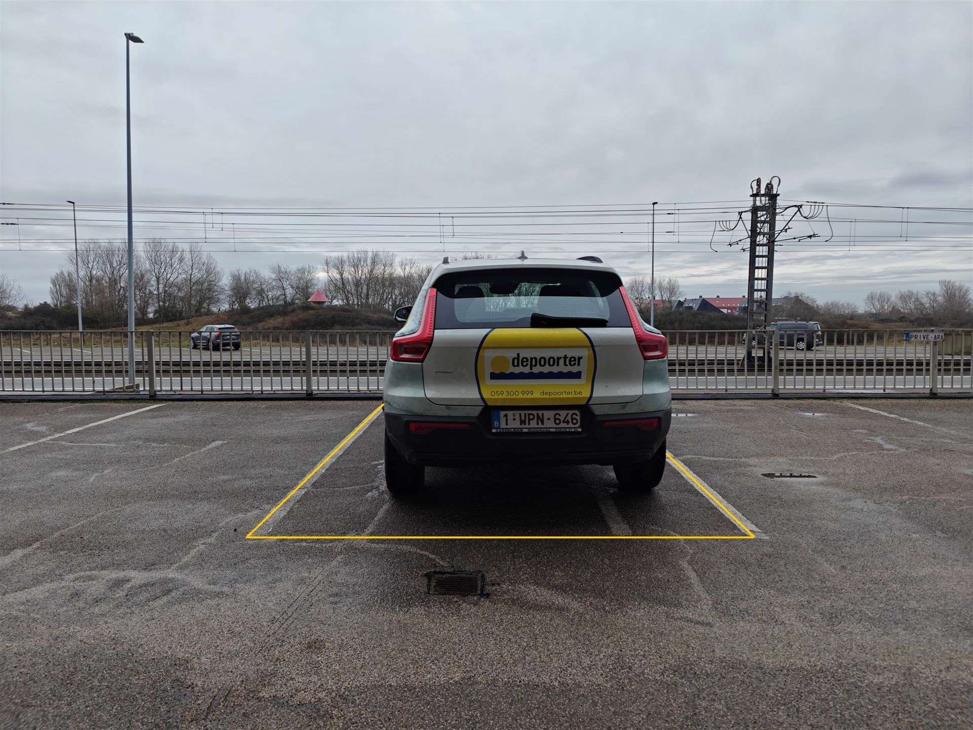 Autostaanplaats foto {{pictureIndex}}