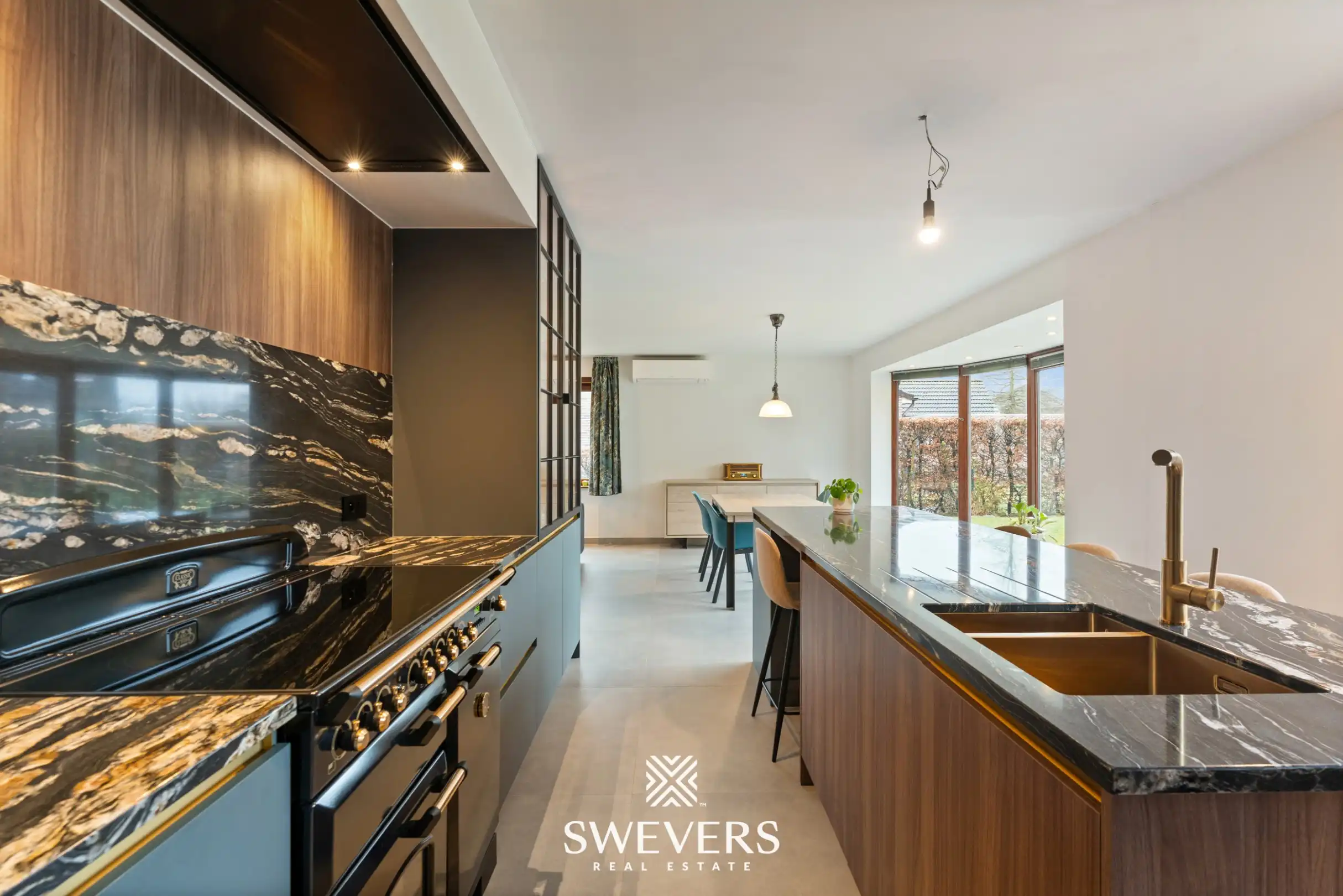 Royale woning met zwembad en 5 slaapkamers foto 7