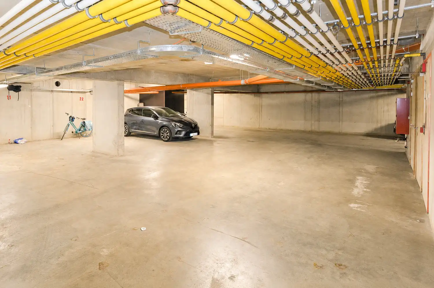 APPARTEMENT MET 2 SLK, TERRAS EN PARKING! foto 11