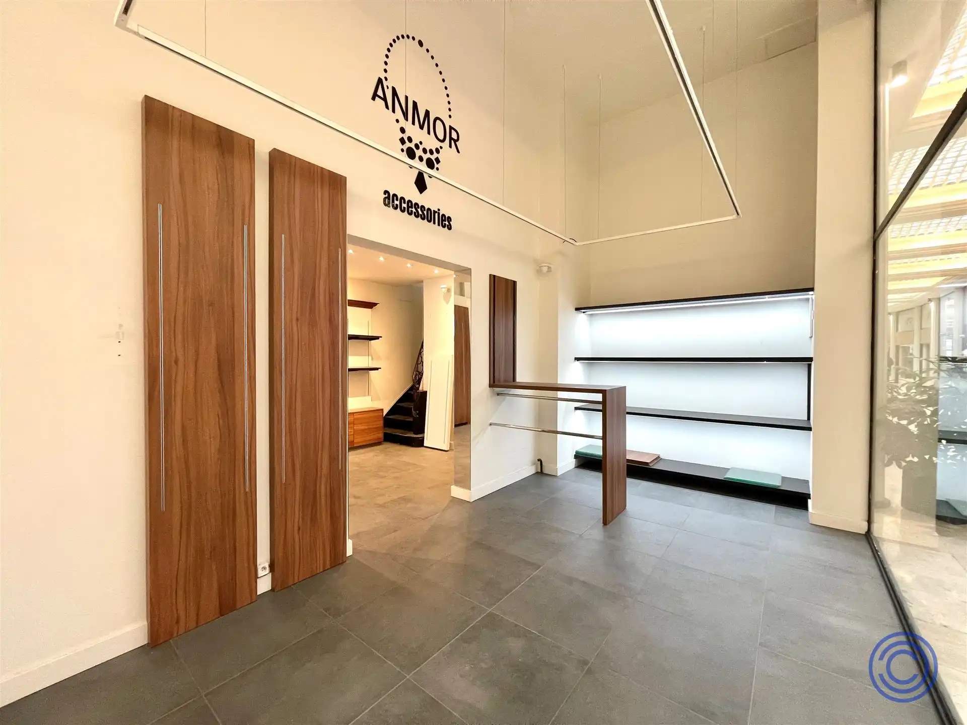 Kwalitatieve hoekwinkel in de Nieuwe Gaanderij! foto 6