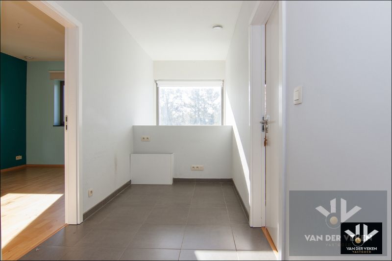 Moderne Gezinswoning aan de rand van de natuur foto 15