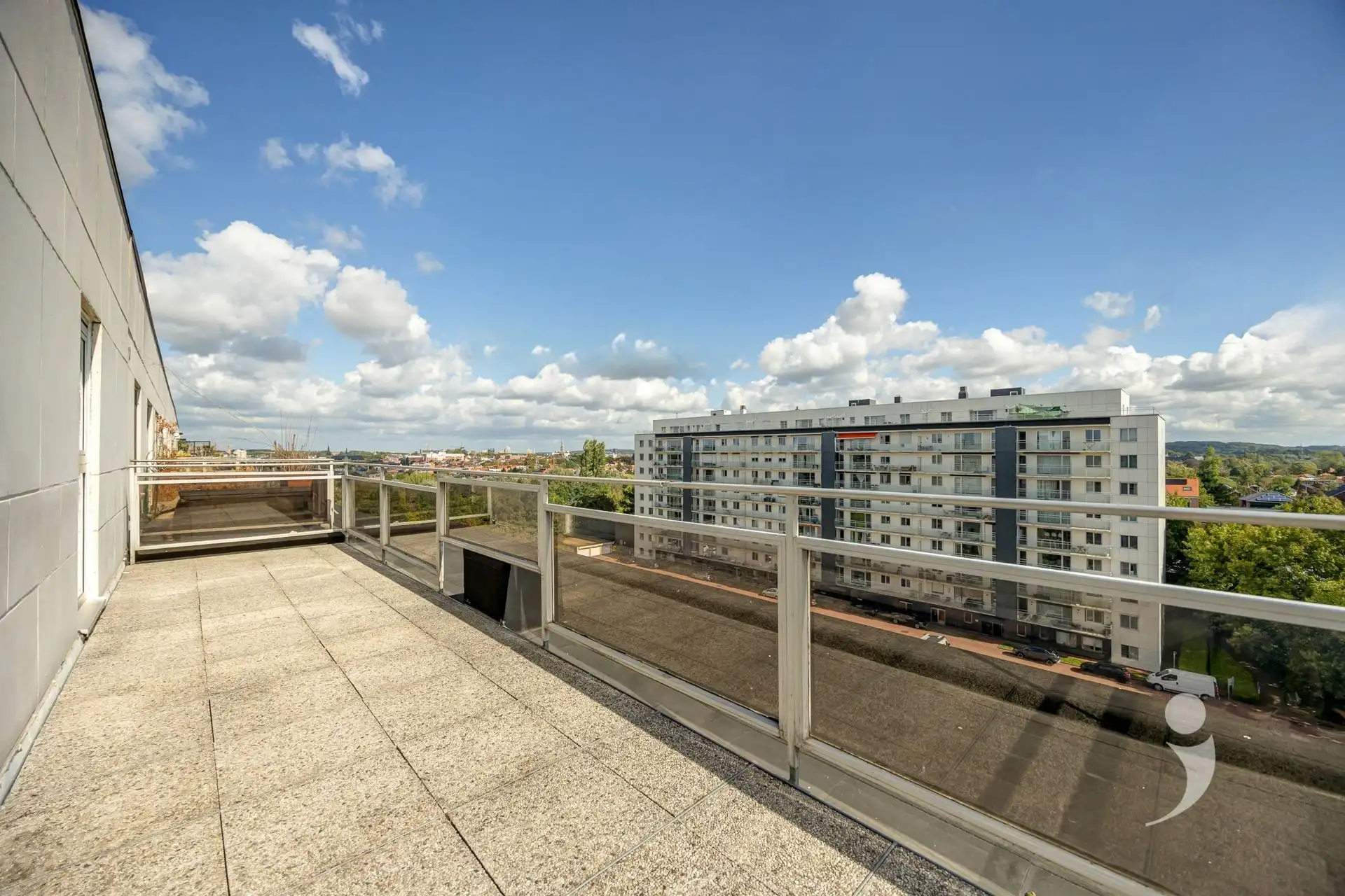 Gerenoveerde studio met groot terras en prachtig uitzicht in Heverlee foto 13