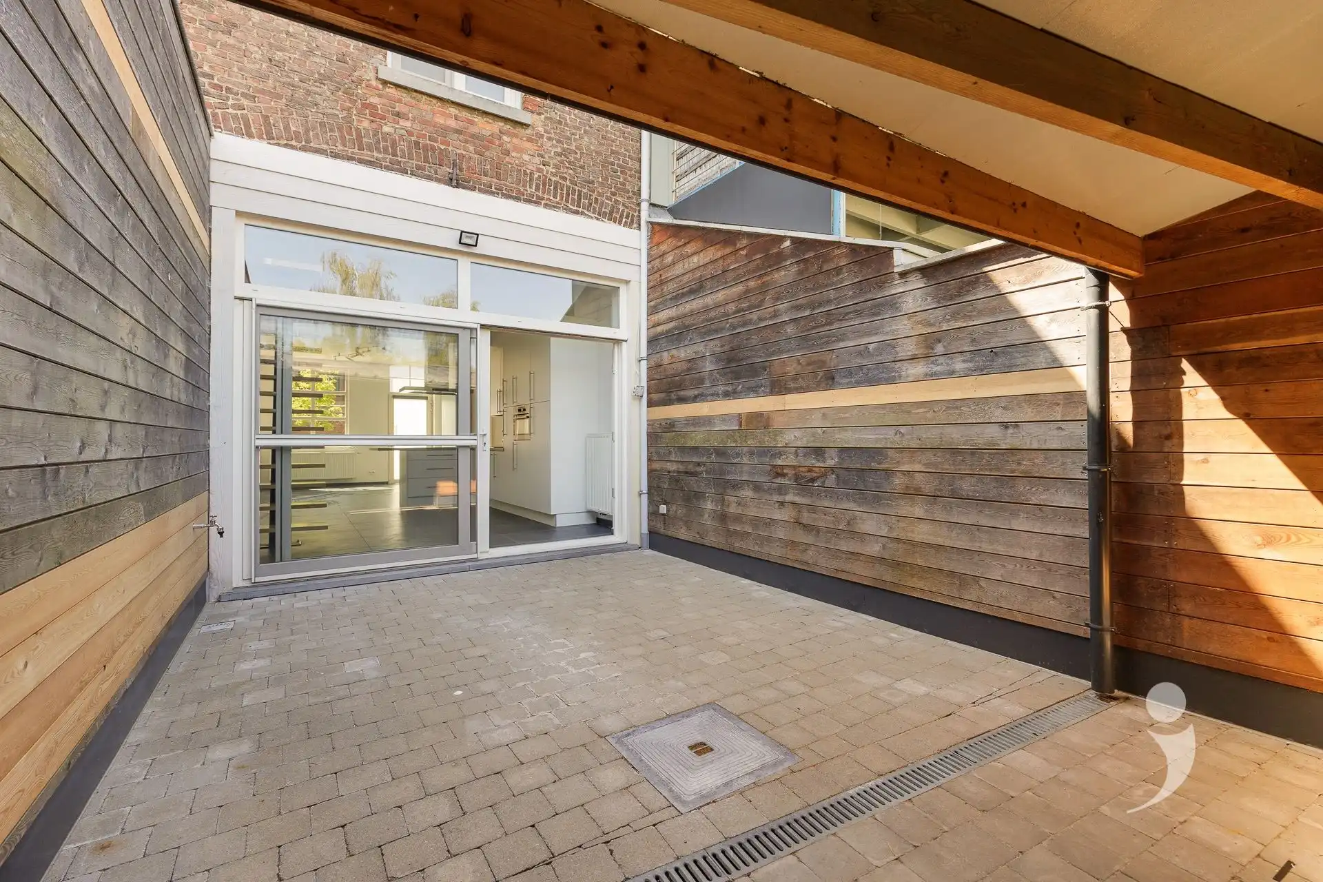 Prachtig gerenoveerde gezinswoning op een toplocatie foto 24
