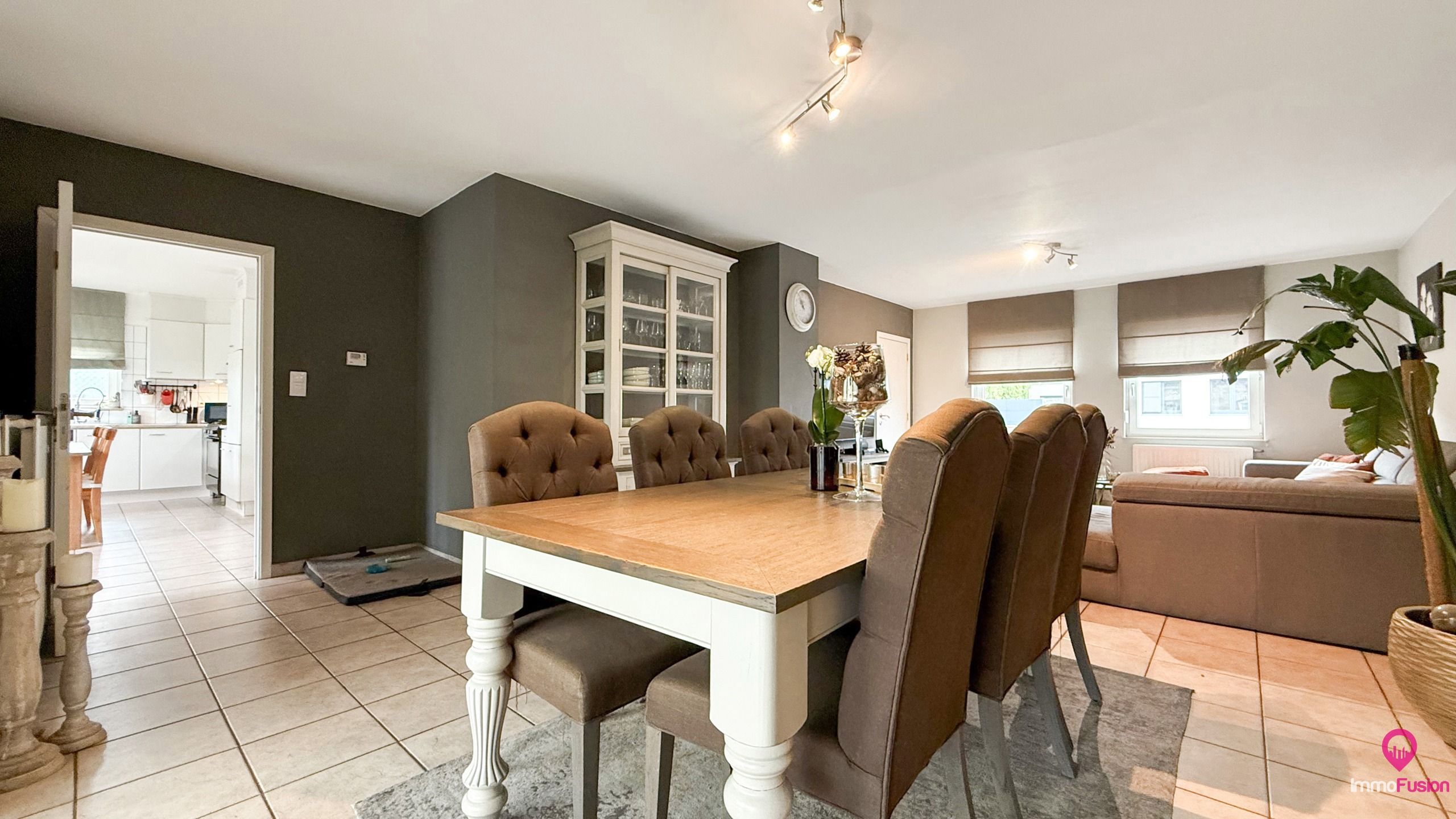 Prachtige woning met praktijkruime en paardenweide achteraan! foto 7