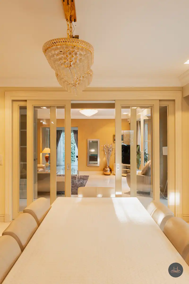 Riante villa op toplocatie in het groen met privé-bos foto 14