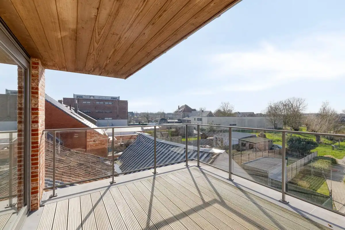 Ruim en lichtrijk appartement in hartje Proven foto 18