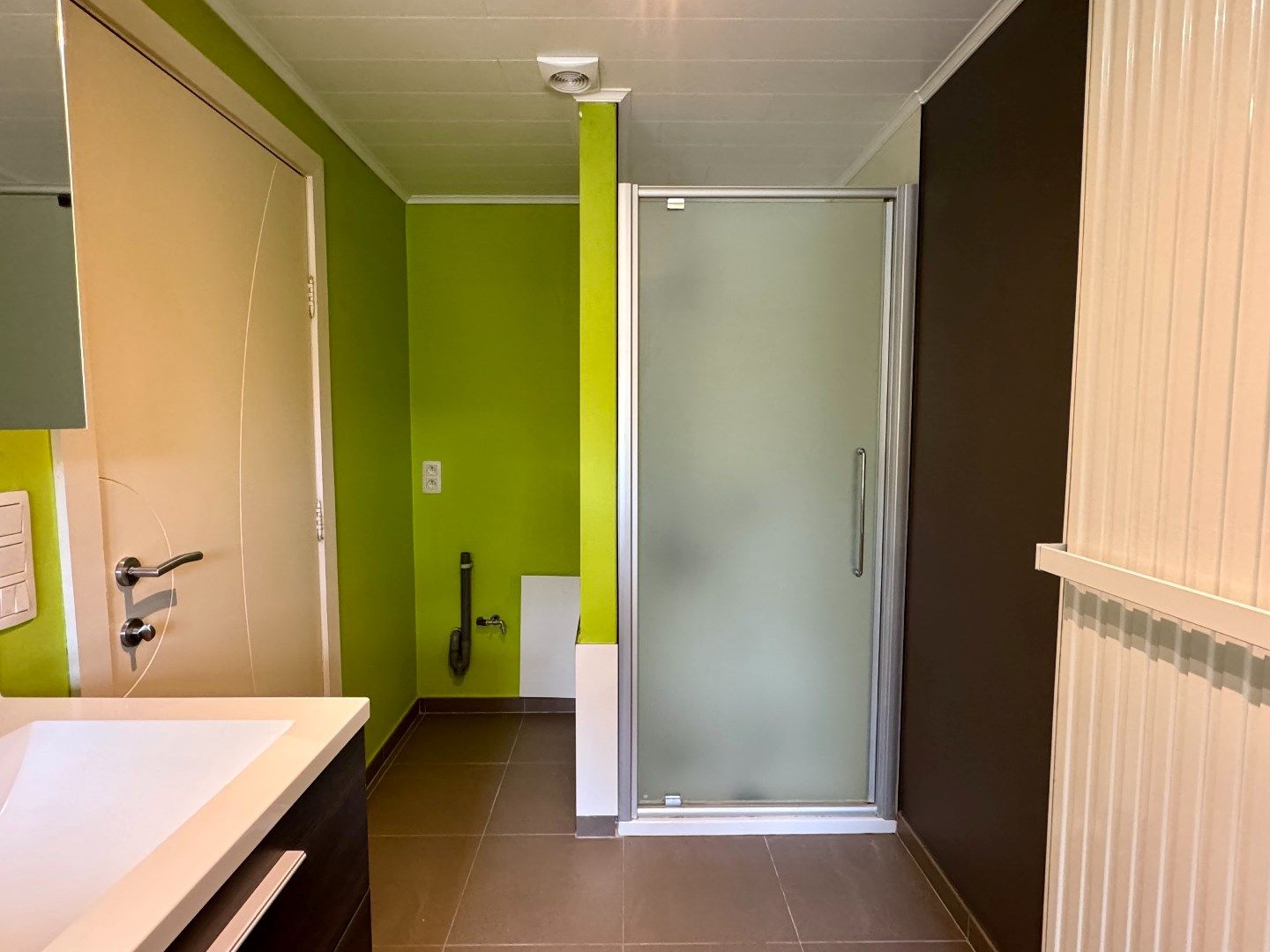 INSTAPKLARE WONING MET 3 SLPKS, TUIN EN OPRIT foto 10