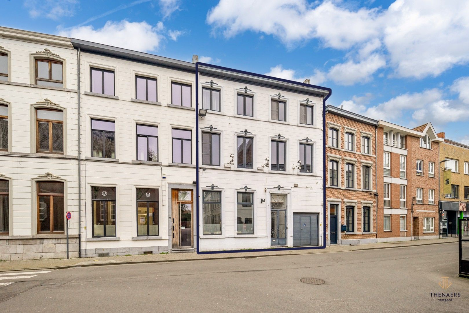 Statige herenwoning op toplocatie in hartje Sint-Truiden. foto 44