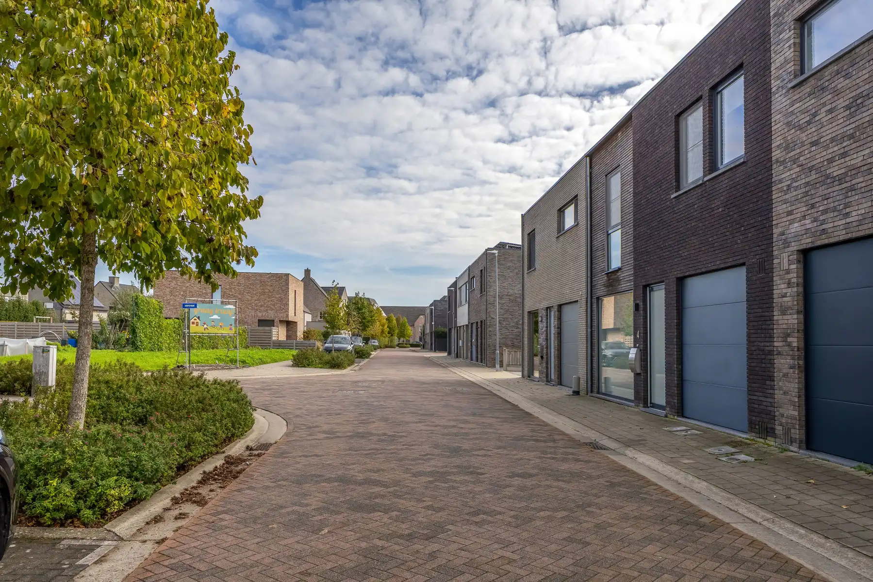 Centraal gelegen, energiezuinige gezinswoning met zwembad  foto 23
