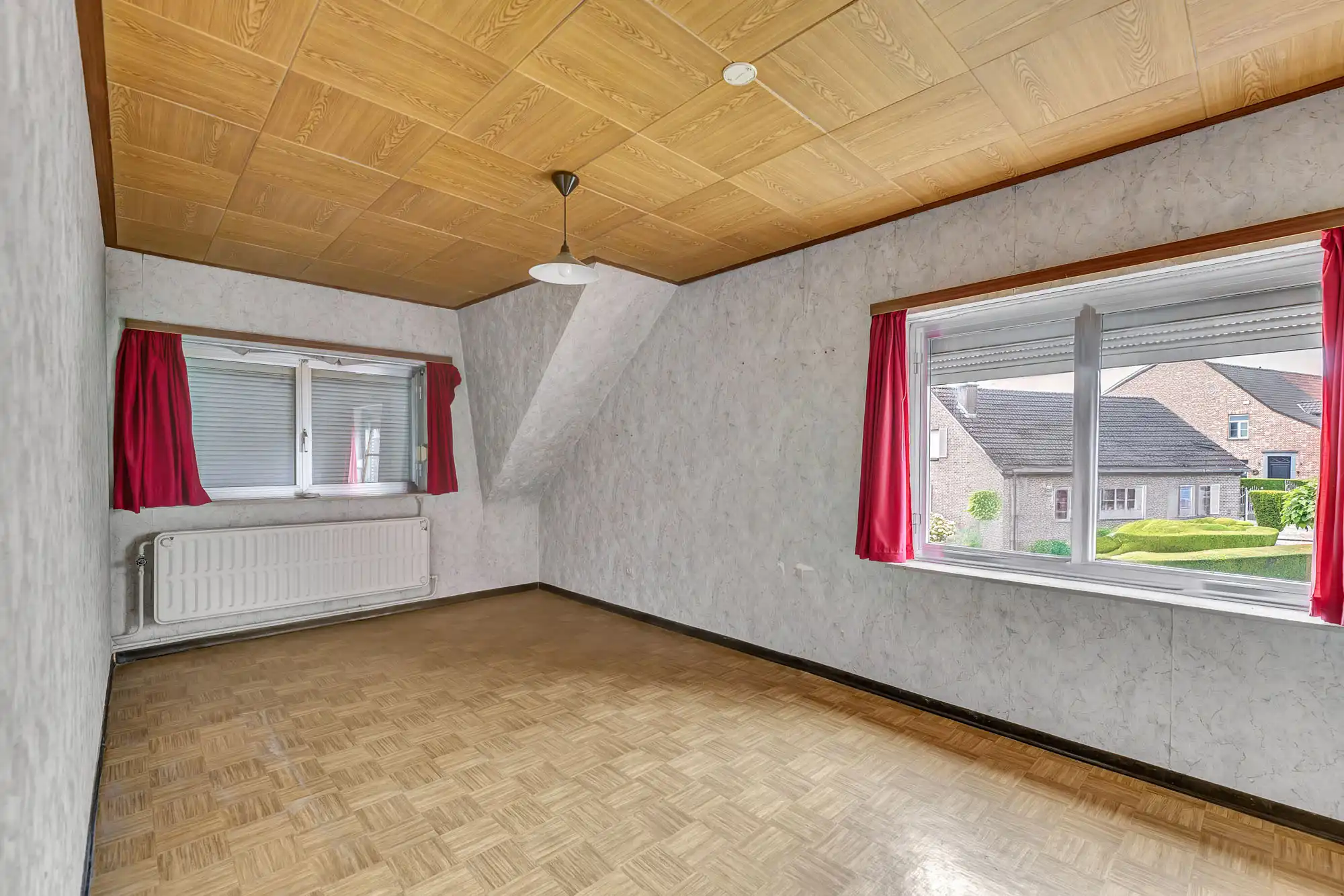 Te renoveren woning op 3a36ca met 3 slaapkamers en garage foto 9