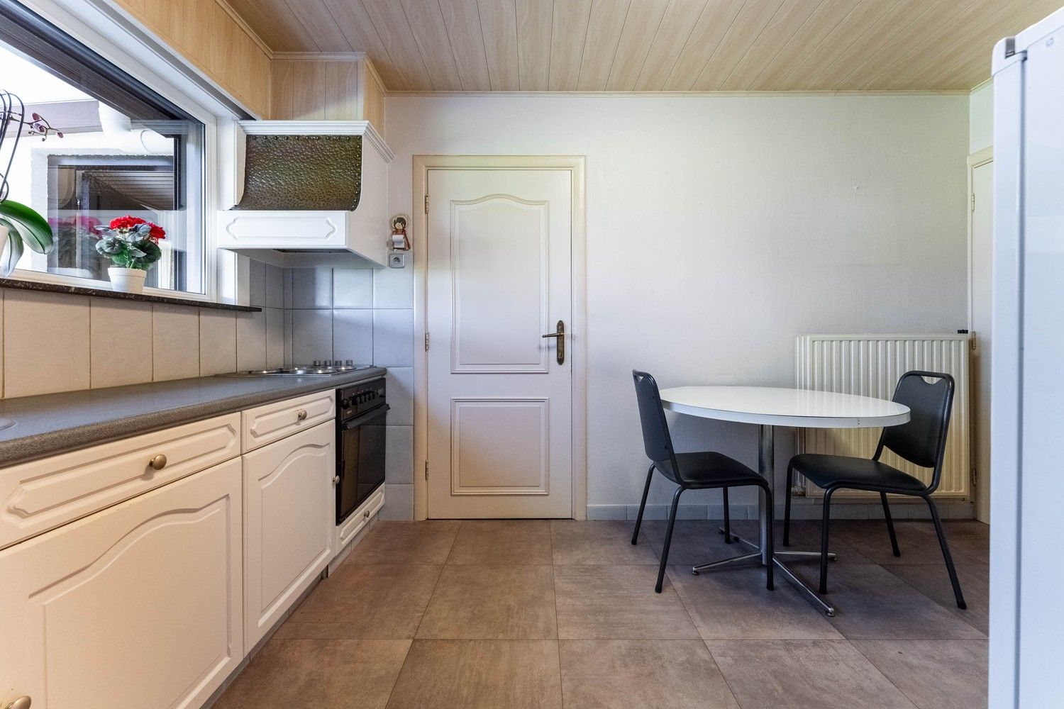 Landelijk gelegen vrijstaande woning op 12a 38ca nabij de Nederlandse grens! foto 9