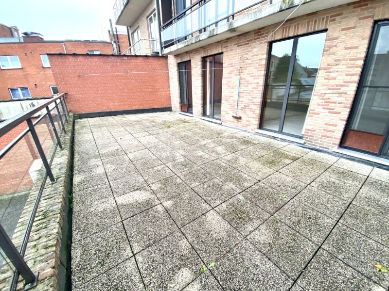 Ruim appartement met 2 slaapkamers en terras foto 17