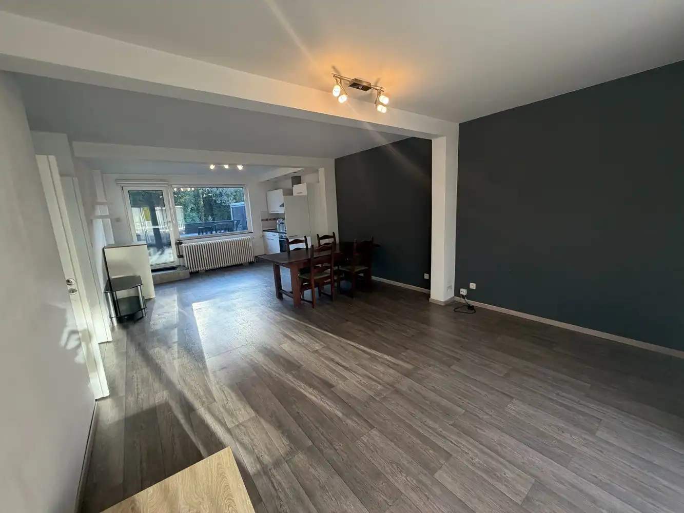 Hoofdfoto van de publicatie: Genk, Nieuwe Kuilenweg 57 - Appartement met 1 slaapkamer, ruim terras, garagebox en autostaanplaats.