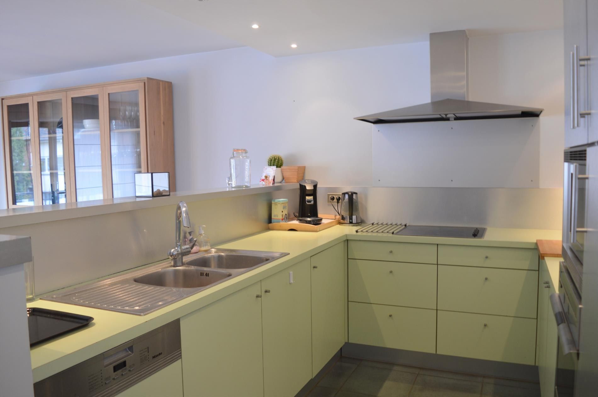 Verzorgd 1-slaapkamerappartement te Kortrijk foto 5