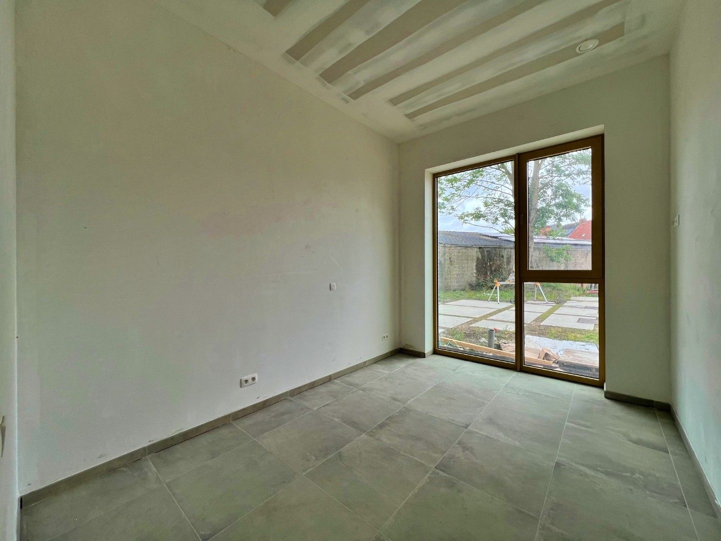 Gelijkvloers appartement met 2 slaapkamers in Mariakerke (106 m²) foto 9