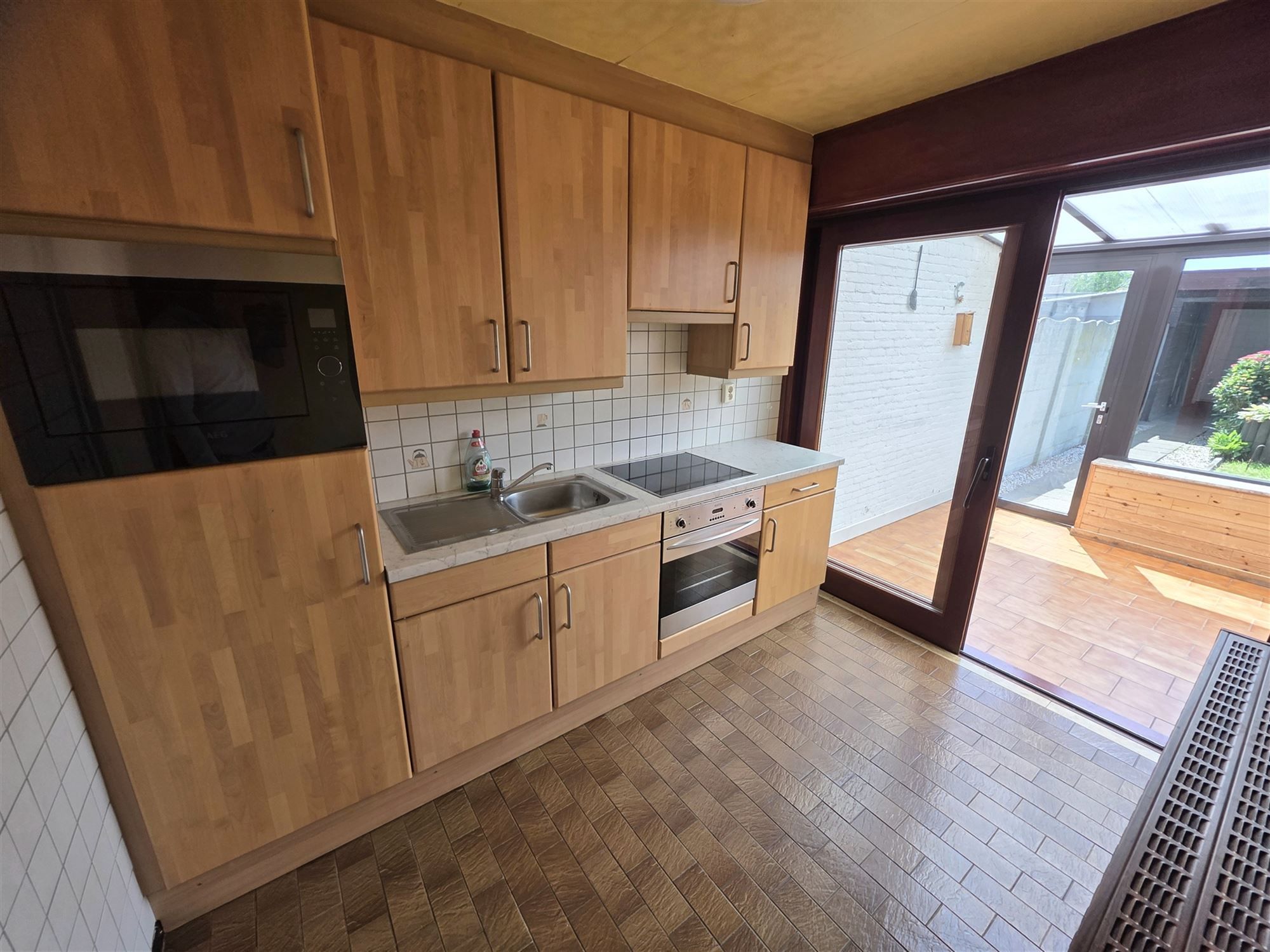 Knappe gezinswoning met 4 à 5 slpks, garage en tuin foto 9