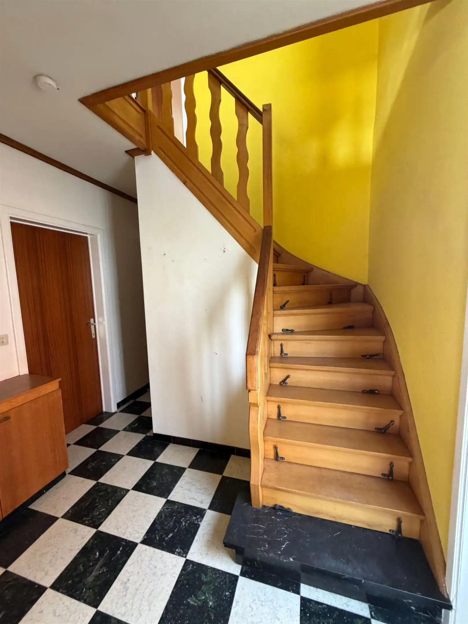 HOB met zonnige tuin en drie slaapkamers foto 7