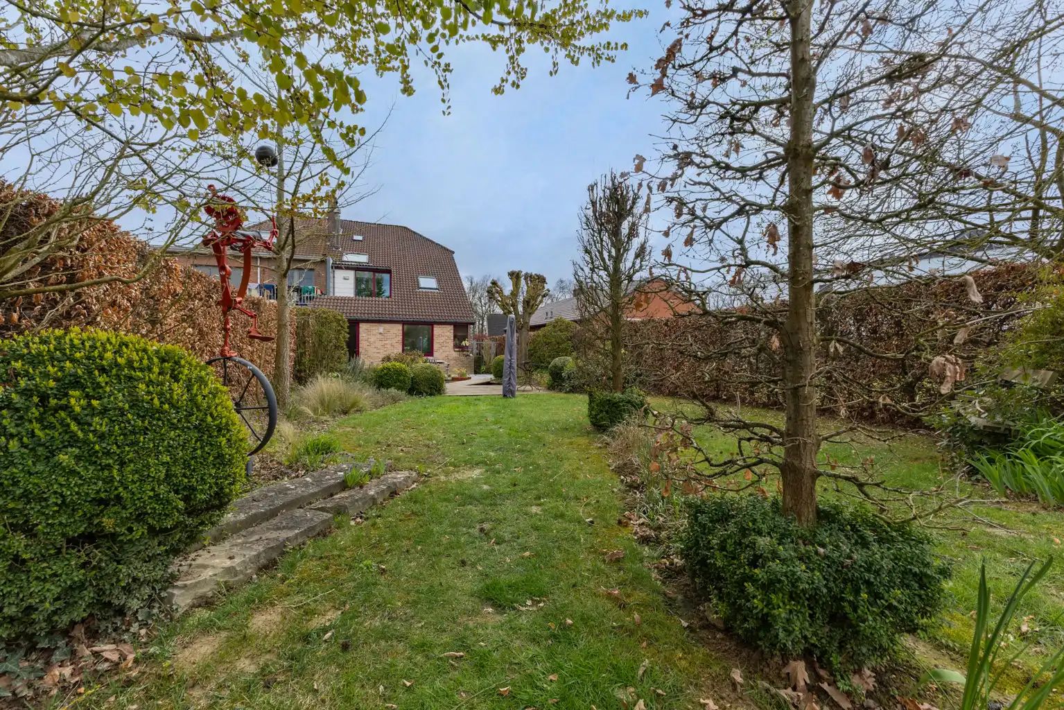 Ruime woning: 5 slpks, garage en grote tuin op toplocatie foto 36