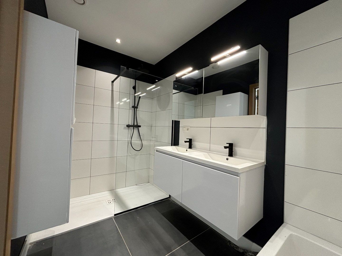 ENERGIEZUINIGE WONING MET 2 SLPKS, TUIN EN GARAGE foto 19