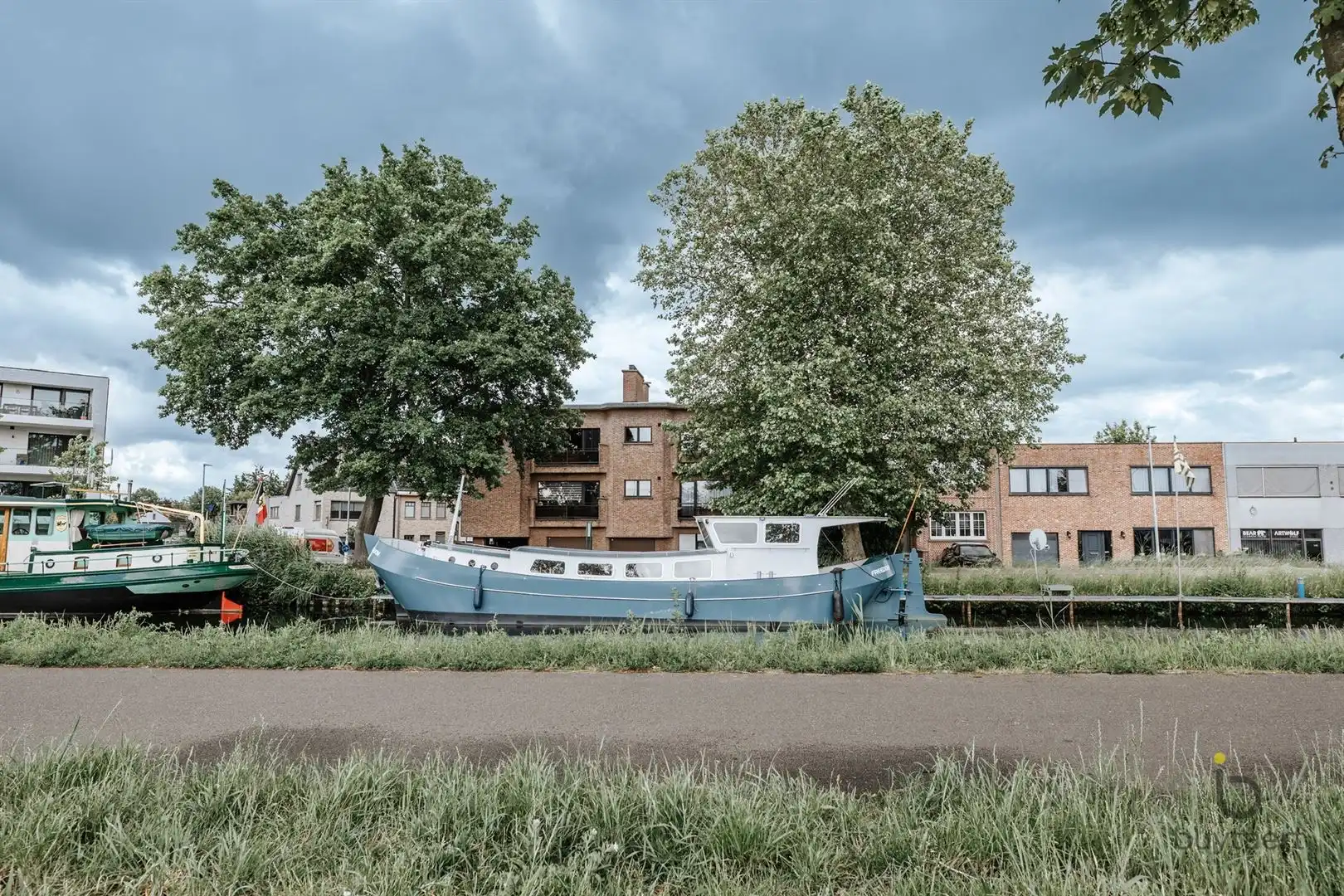 INSTAPKLARE CENTRAAL GELEGEN RIJWONING MET DRIE SLAAPKAMERS EN GEZELLIG TUINTJE! foto 38