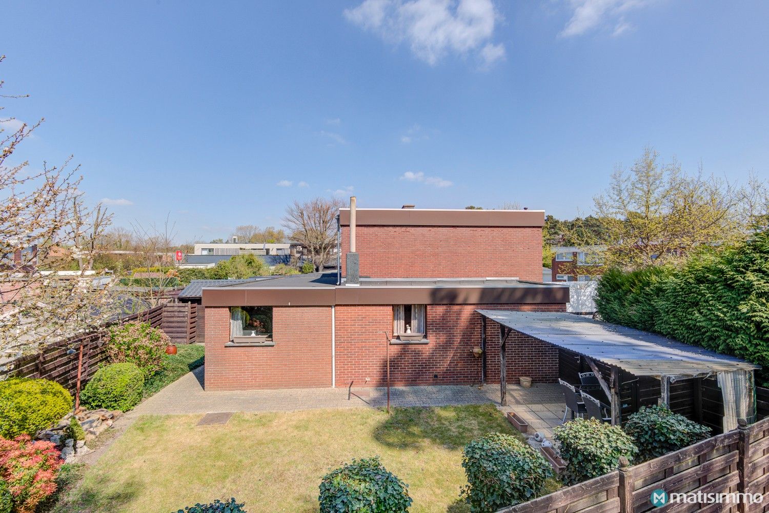 VERZORGDE WONING MET 3 SLAAPKAMERS, GARAGE EN TUIN NABIJ CENTRUM GENK foto 27