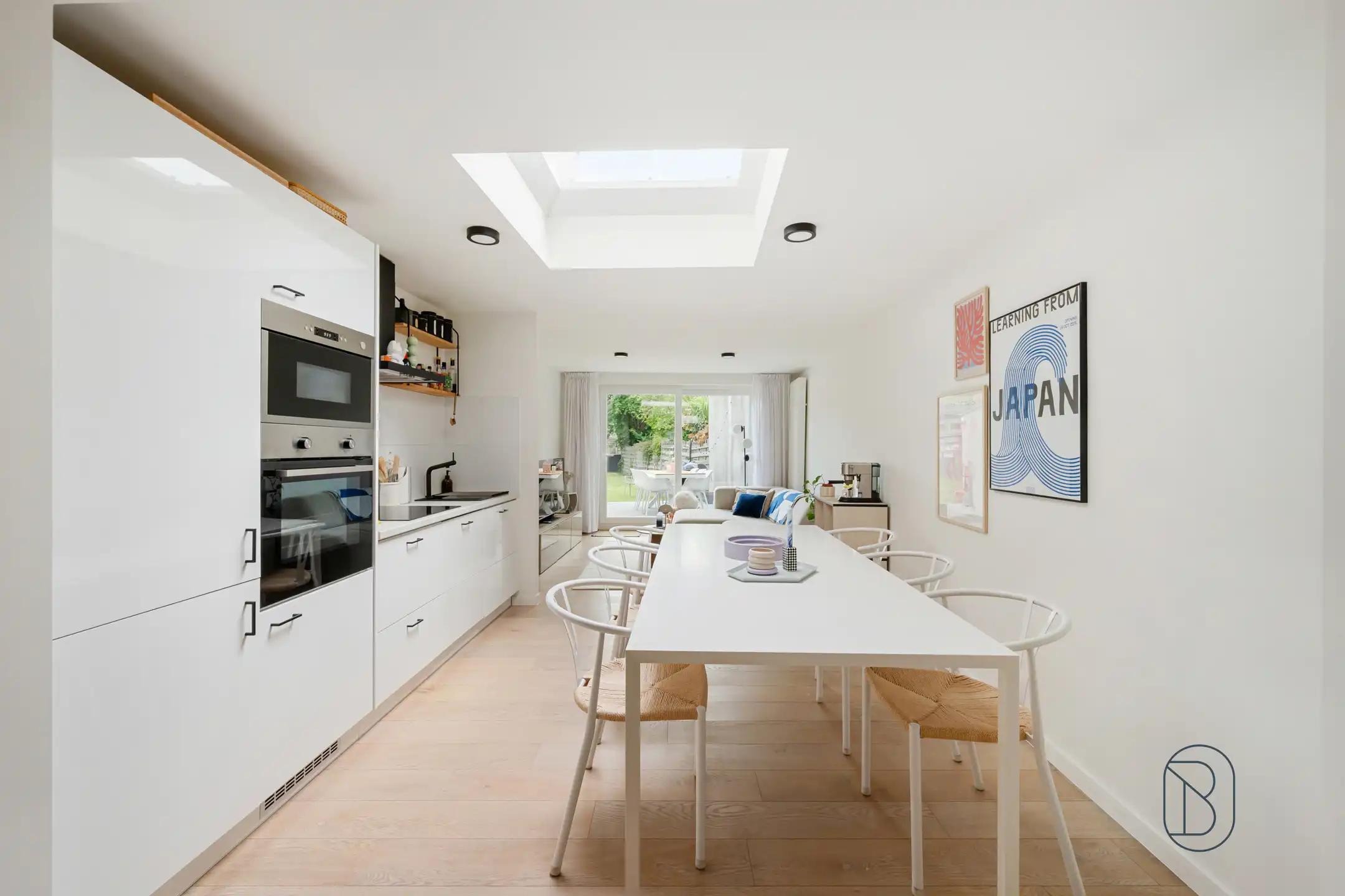 Instapklare woning met zonnige tuin in het hart van Kortrijk foto 4