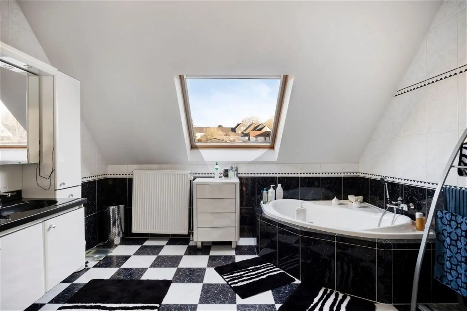 Riante villa voor vrij beroep of kantoor met woonst foto 36