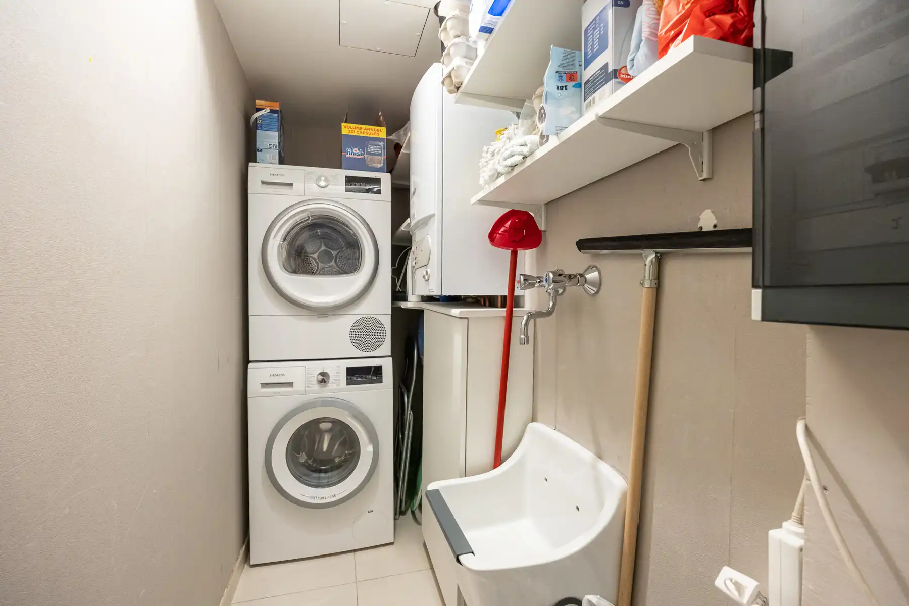 Gelijkvloers appartement met 2 slaapkamers, tuin en autostaanplaats.  foto 9