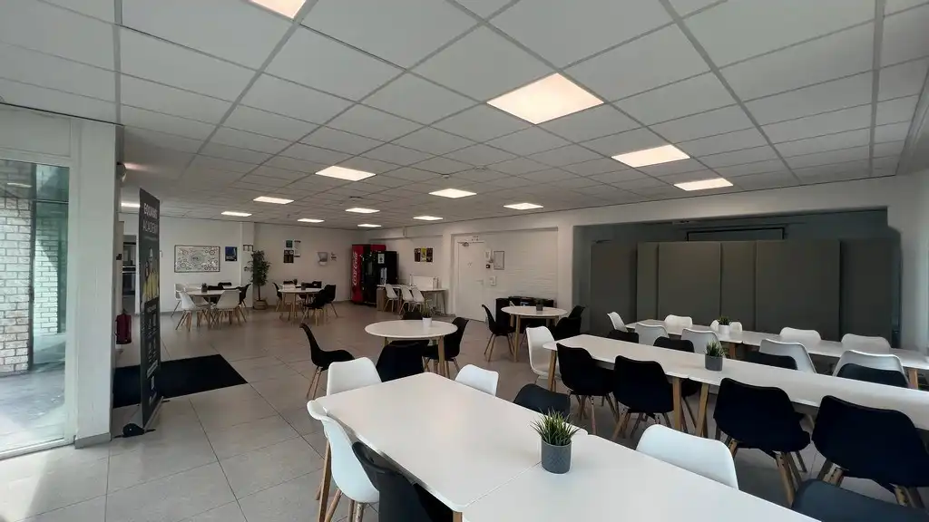 Loods met kantoren te huur in haven van Gent foto 13