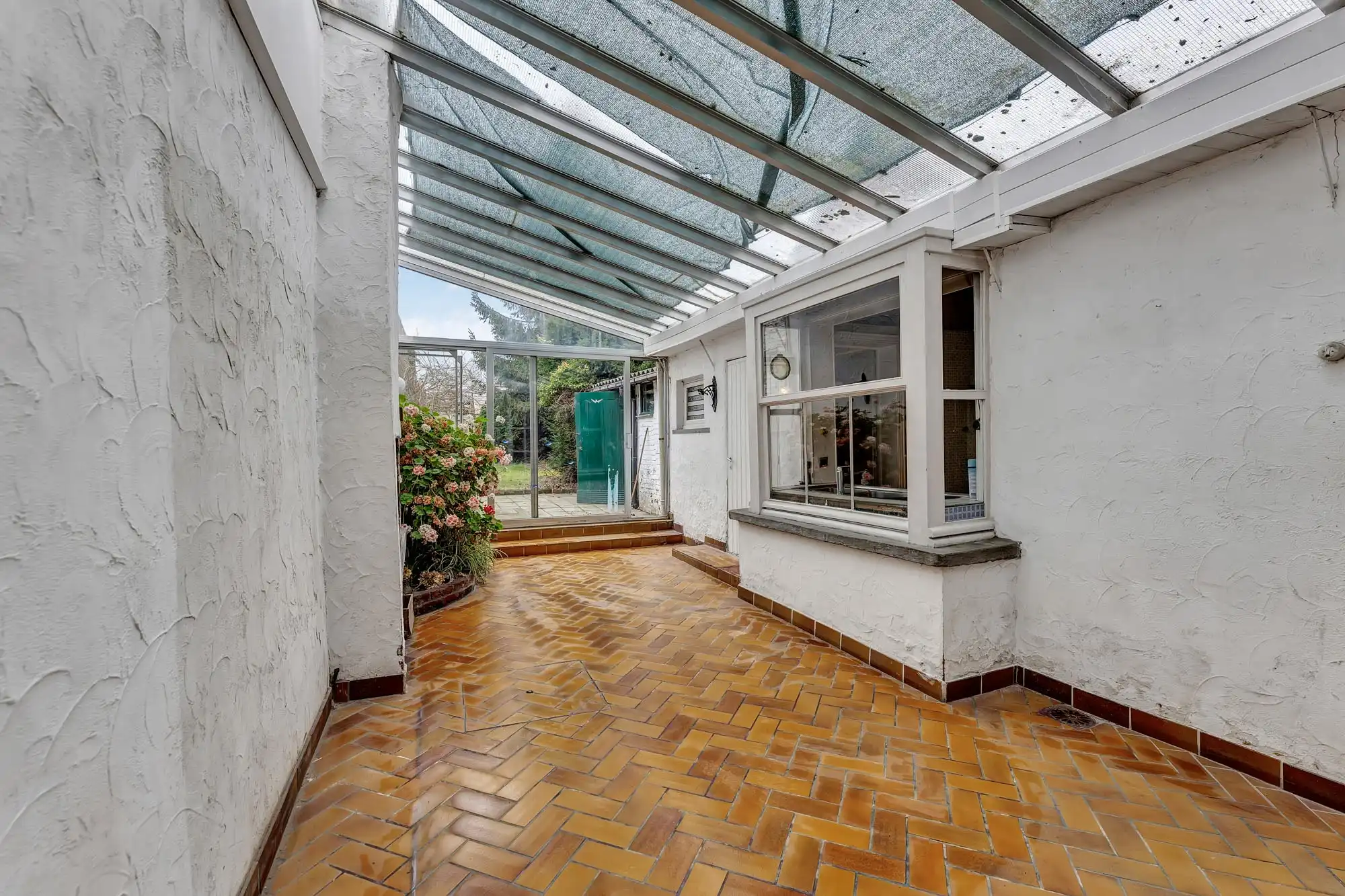 Charmante rijwoning met tuin, garage en parkeerplaats foto 11