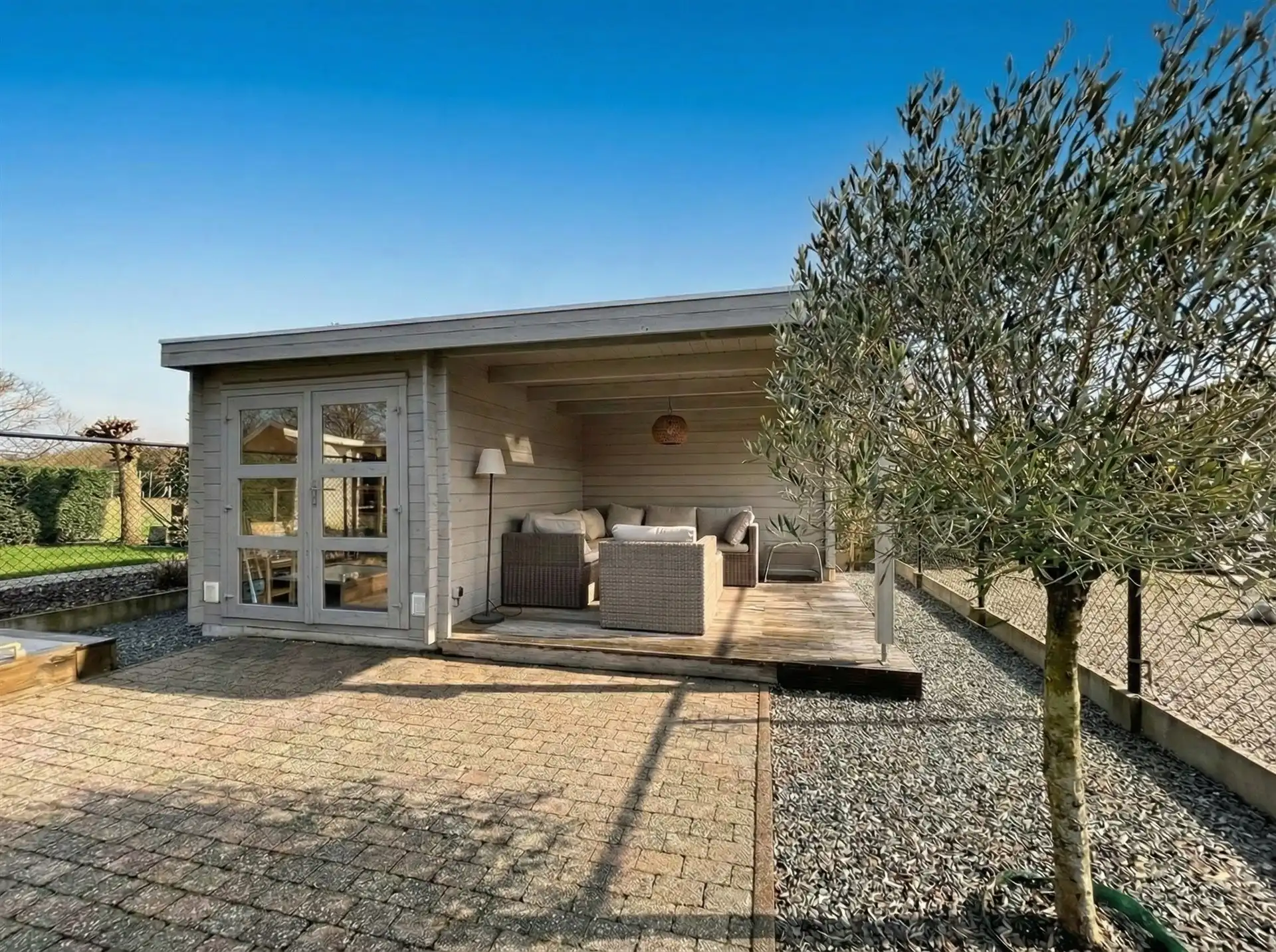 Instapklare gezinswoning met 3 slaapkamers en gezellige tuin! foto 10