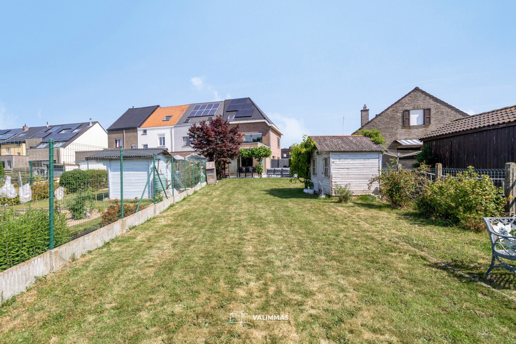 Instapklare & comfortabele driegevelwoning mt garage en tuin foto 5