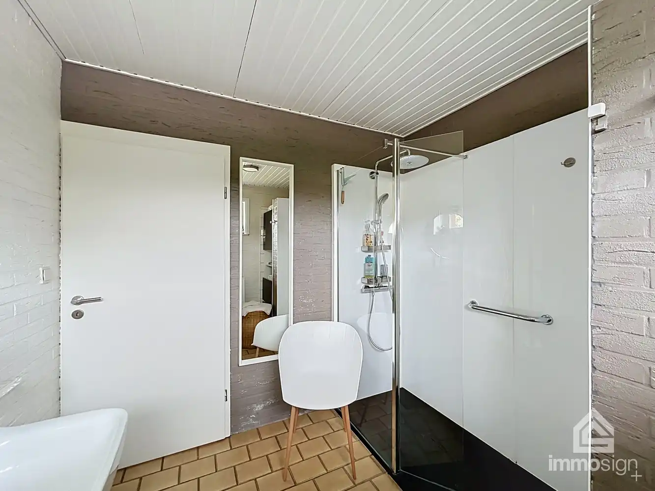 Karaktervolle vrijstaande gezinswoning met 3 slaapkamers nabij Bree centrum! foto 31