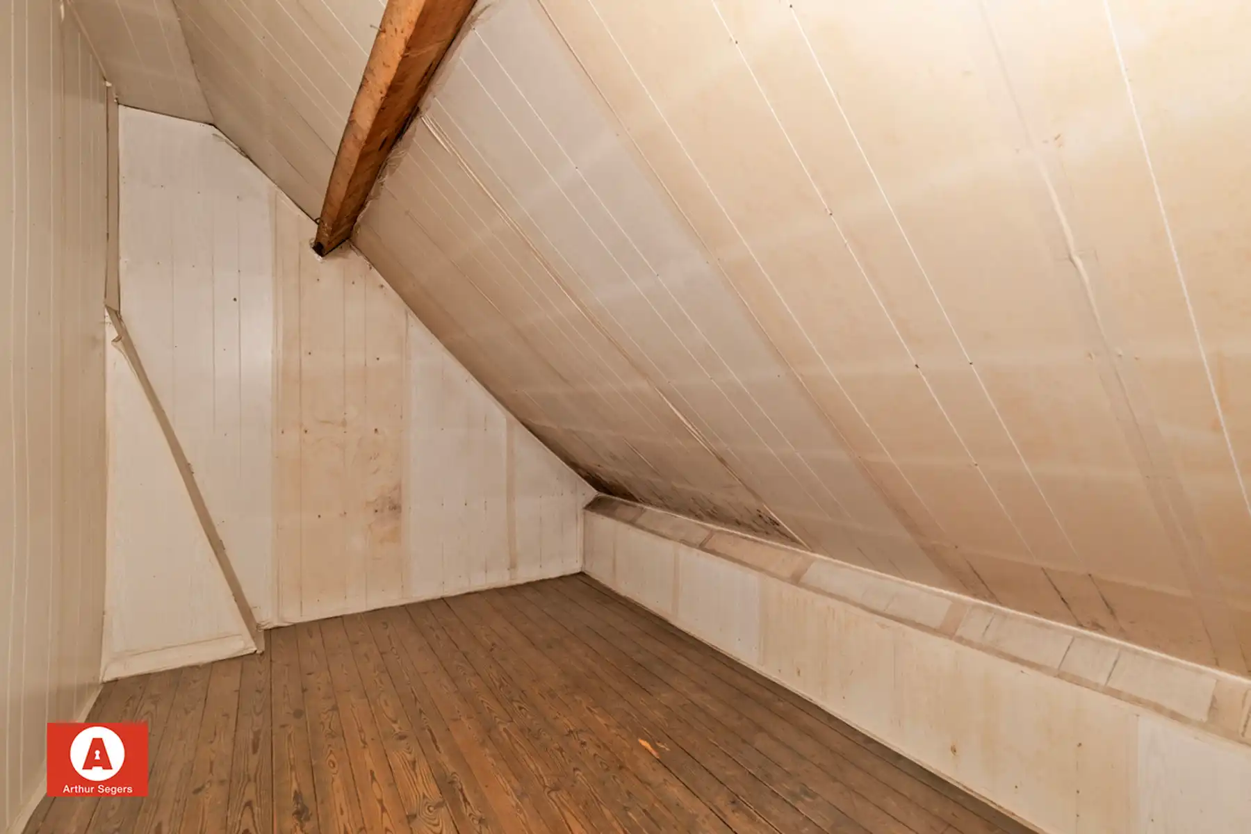 Te renoveren woning op centrale ligging in Lebbeke foto 13