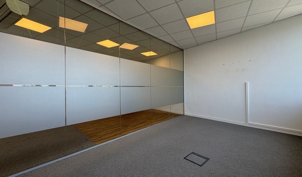 Commerciële kantoorruimte te huur in Antwerp Gate I te Berchem foto 8