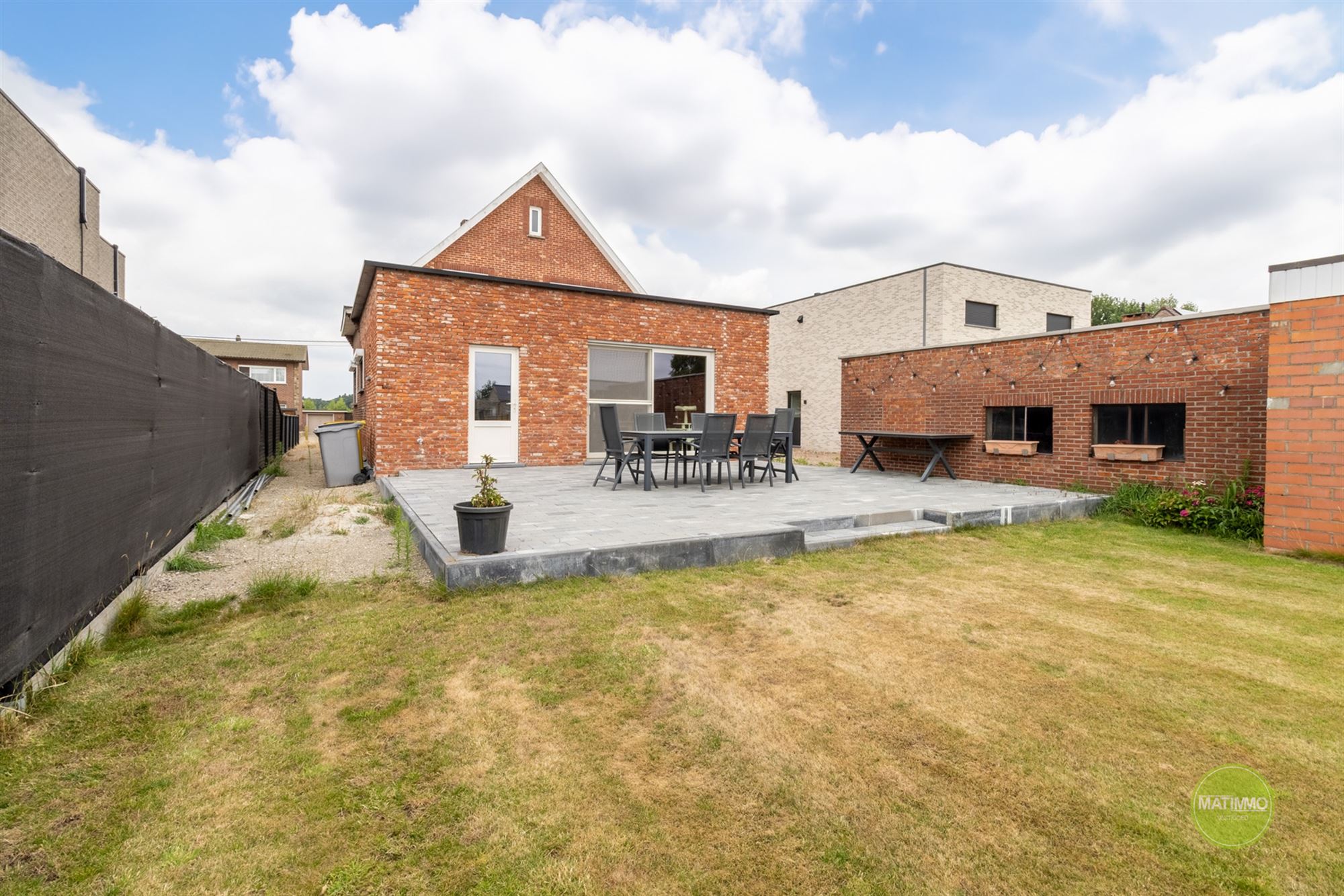 Instapklare gezinswoning met grote tuin in Balen-Wezel foto 17