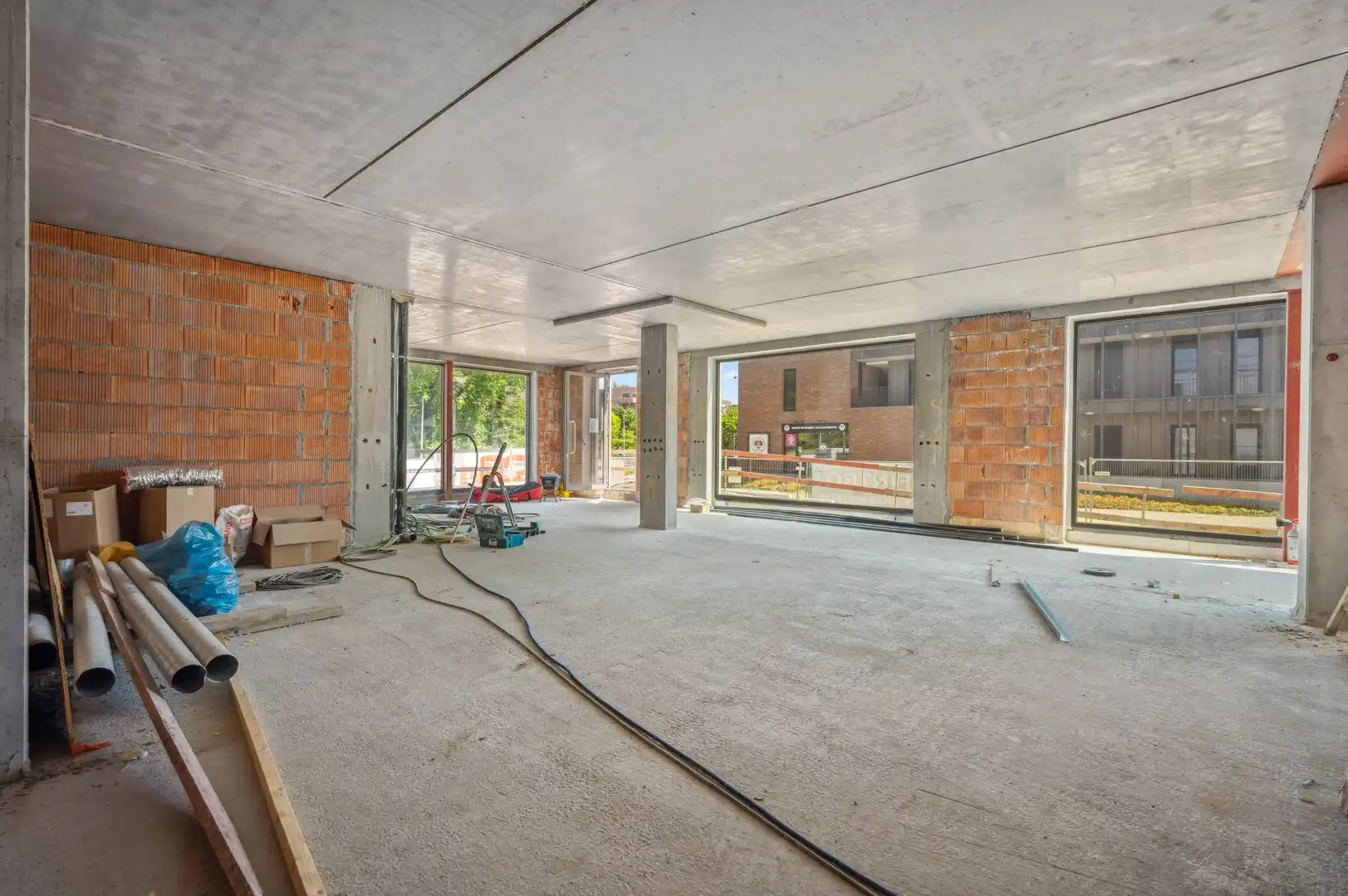 Casco hoekpand geschikt voor handel - praktijk - kantoor - ... foto 4