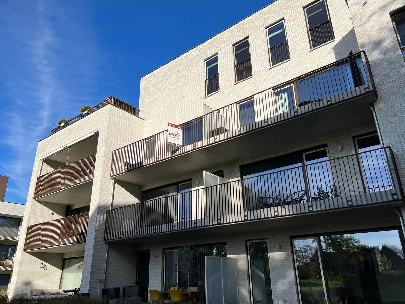 App met 2 slpk en westgericht terras in prachtige site foto 16