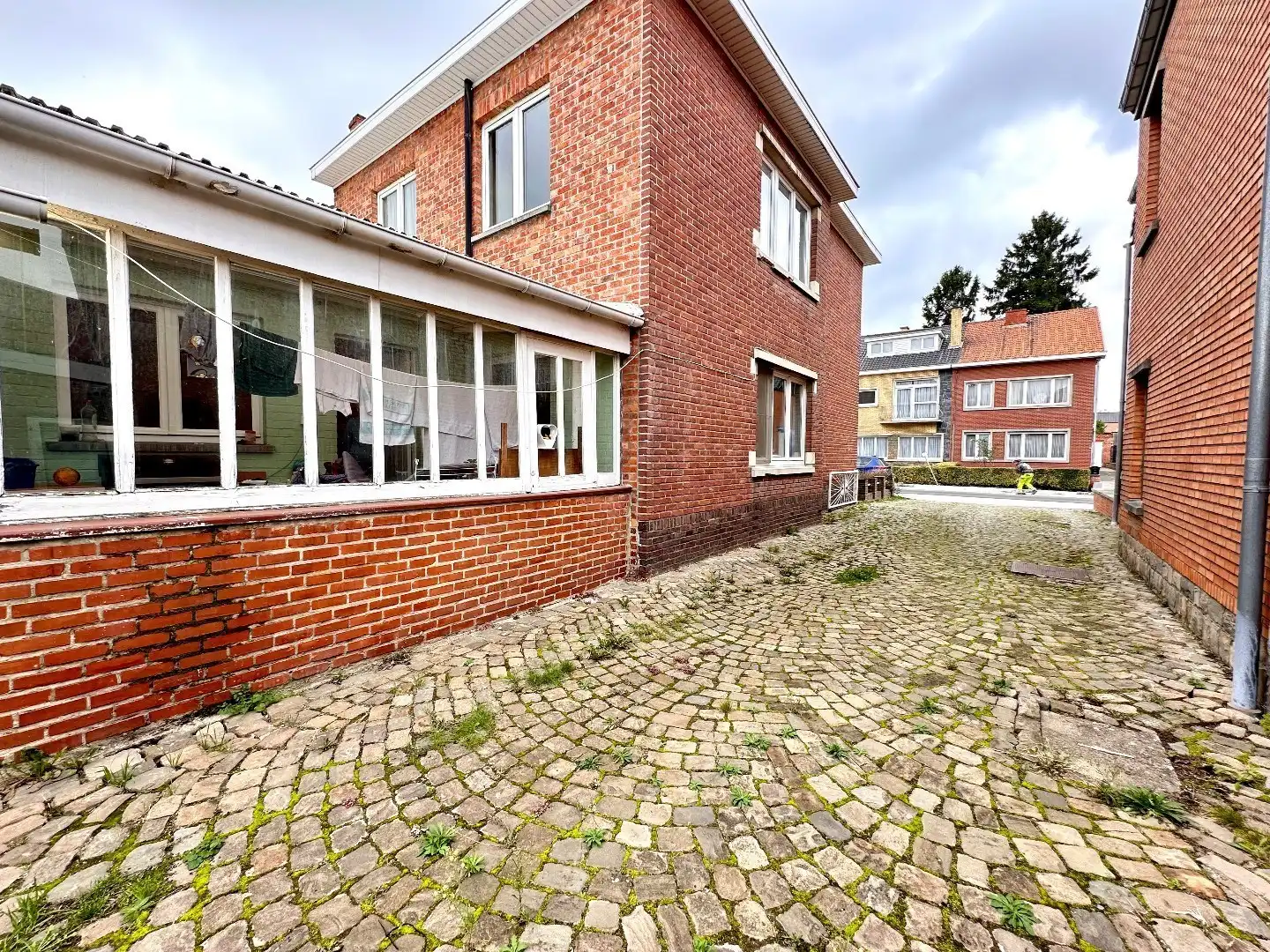 moderne halfopen bebouwing op rustige ligging nabij het centrum van Tongeren foto 11