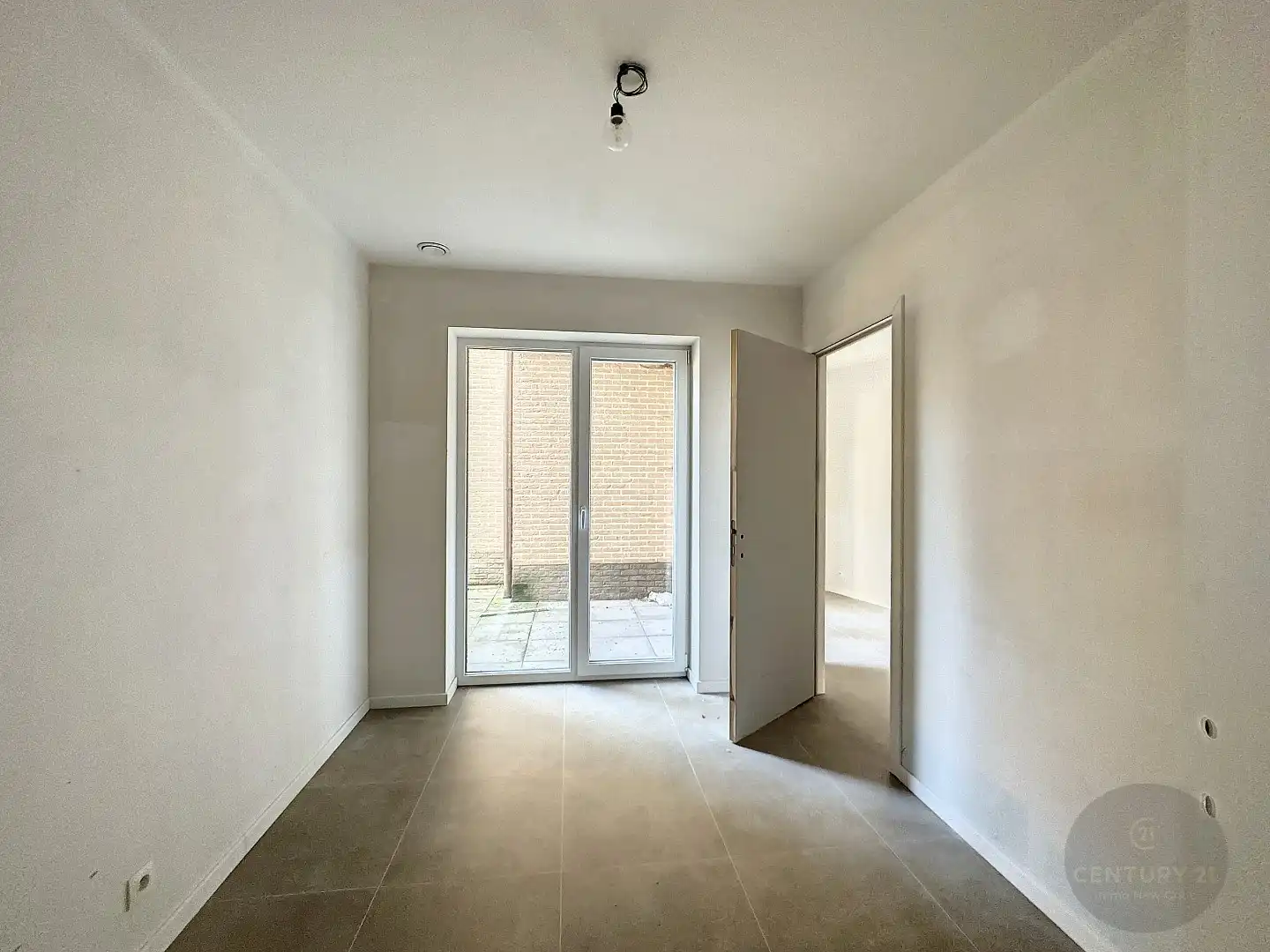 NIEUW en ZEER RUIM gelijkvloersappartement foto 11