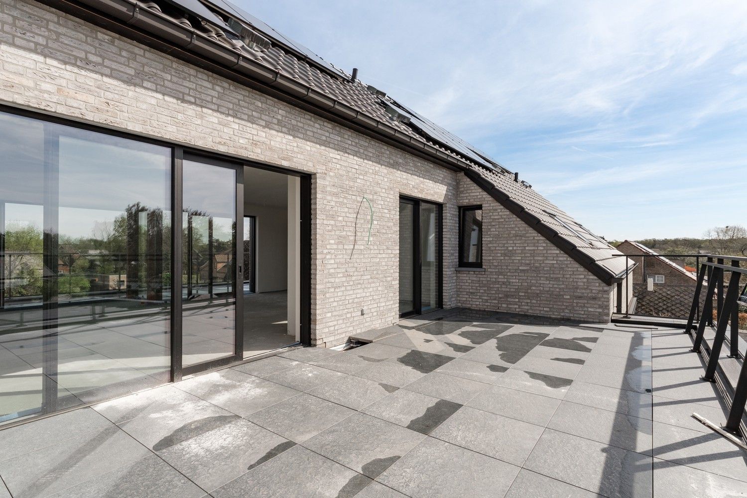 Prachtig penthouse met een terras van +- 72m² foto {{pictureIndex}}