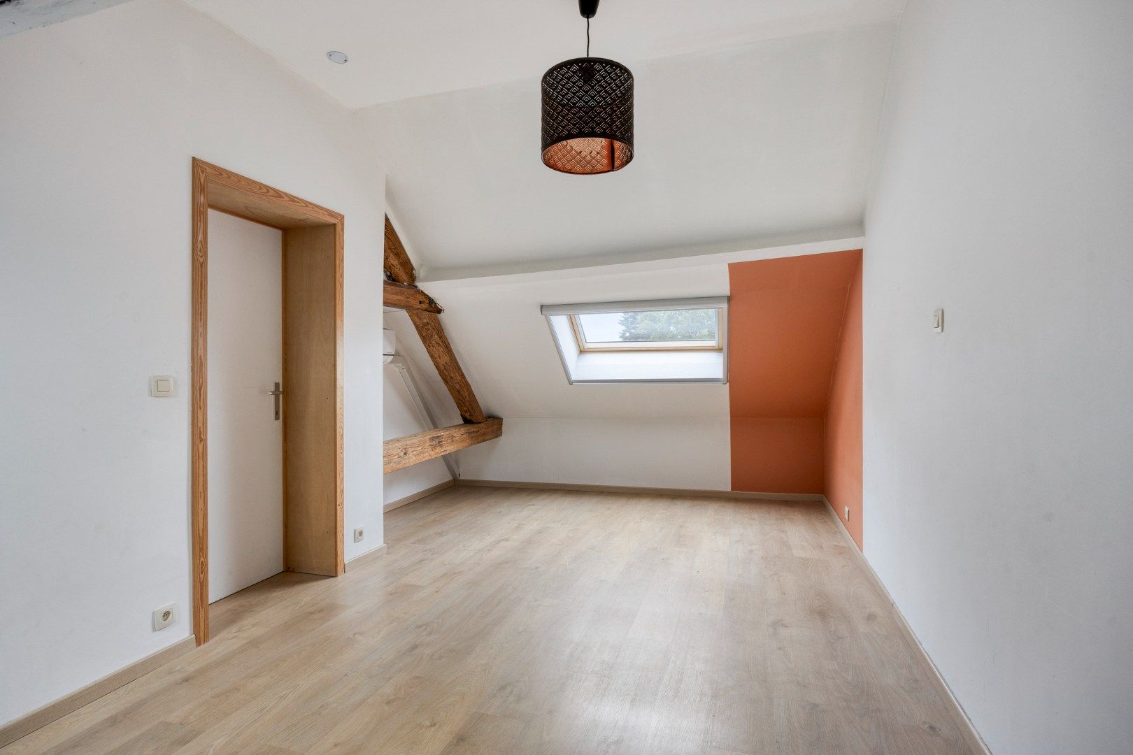 Recent gerenoveerde woning met 3 slaapkamers en prachtige tuin - EPC 141 kWh/m² - bewoonbare oppervlakte 137 m²         foto 22