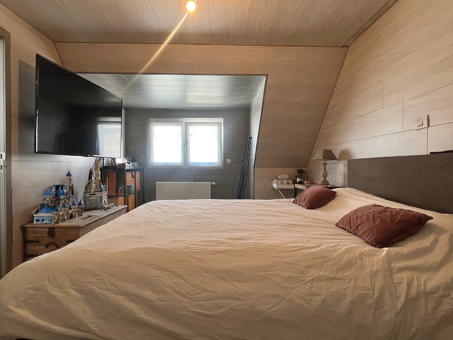 Ontdek deze instapklare en energiezuinige woning in een rustige buurt van Kuurne. foto 14