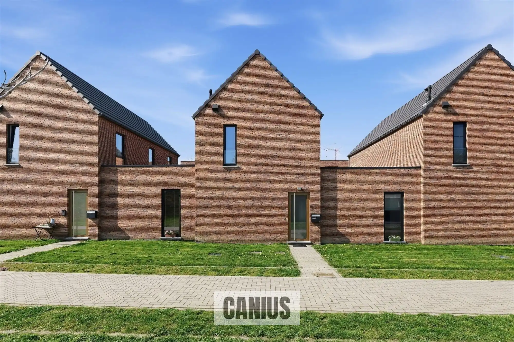 KNAPPE WONING NABIJ HET CENTRUM foto 2